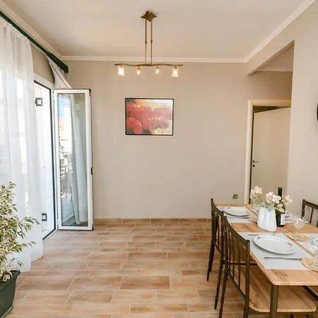 Corfu Town Getaway Apartment *